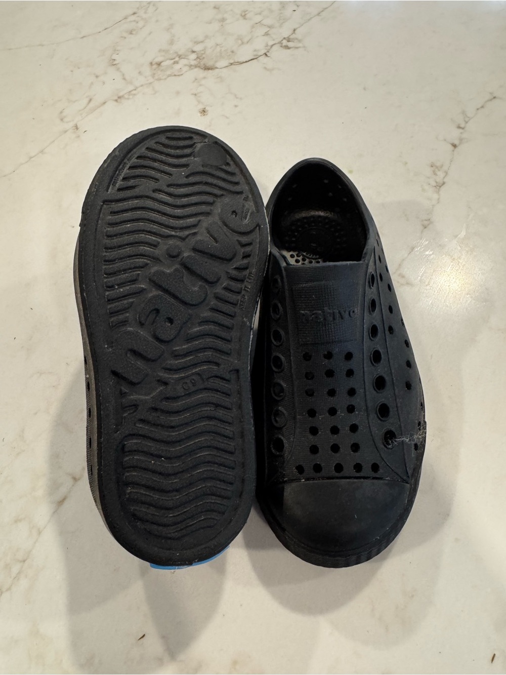 Native Kids Water Shoes in Black